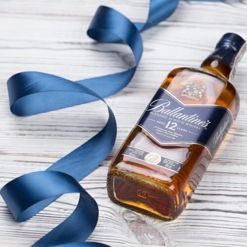 Kosz prezentowy z whisky Ballantines 12 YO – Francis whisky ballantines 12