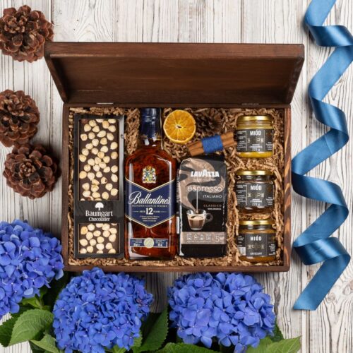 Kosz prezentowy z whisky Ballantines 12 YO – Francis