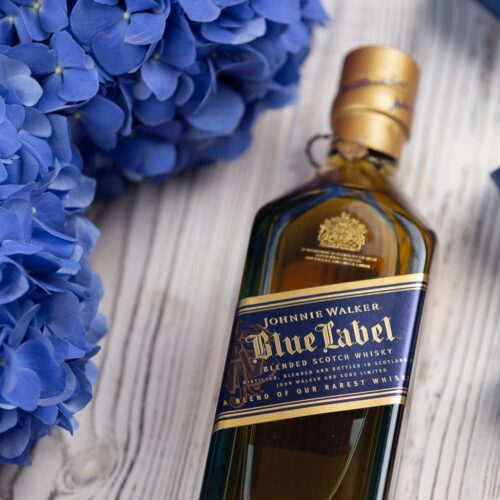 Ekskluzywny prezent z whisky Blue Label – Hilda unikalna whisky blue label na prezent