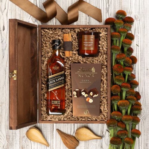 Kosz prezentowy z whisky Johnnie Walker Black Label – Debora Kosz prezentowy z whisky Johnnie Walker Black Label