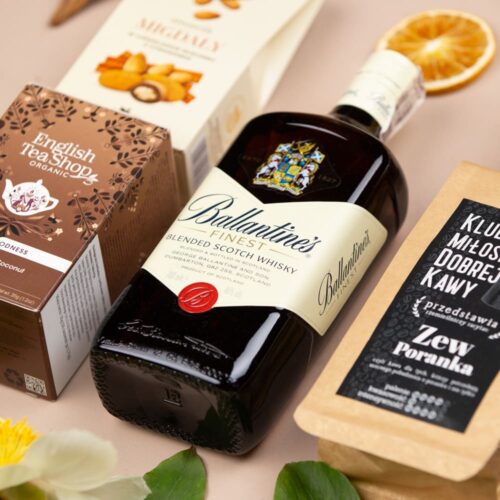 Kosz prezentowy z whisky Ballantine’s Finest – Nina Ballantine's Finest