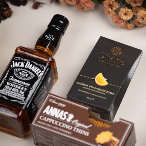 Mały kosz prezentowy z whisky Jack Daniel’s i słodyczami – Prima Mały kosz prezentowy z whisky Jack Daniel's i słodyczami - Prima - obrazek 6