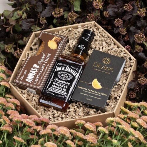 Mały kosz prezentowy z whisky Jack Daniel’s i słodyczami – Prima Mały kosz prezentowy z whisky Jack Daniel's i słodyczami - Prima - obrazek 5