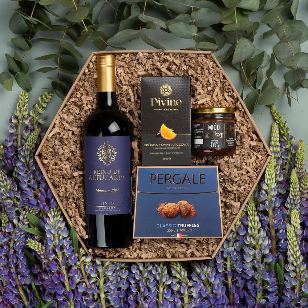 Box z winem czerwonym – Frezja Box z winem czerwonym - Frezja